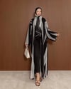 Şal Detaylı Desenli Siyah-Beyaz Abaya