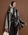 Şal Detaylı Desenli Siyah-Beyaz Abaya