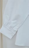 Broş Detaylı Gizli Düğmeli Poplin Gömlek -Beyaz-Gömlek-398-11001-R02