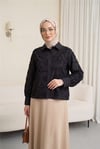 Çiçek Nakışlı Fistolu Düğmeli Mira Gömlek -Siyah-Gömlek-426-030-R01