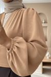 أكمام بالونية مطاطية بأزرار خلفية من اللون الرملي -مينك-Crop-361-311-R23