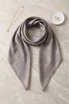 Eskiz Desenli Rayon Eşarp -Vizon
