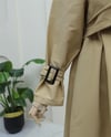 معطف واق من المطر بحزام مع تنورة مطوية وبوليرو - مينك-Trençkot-223-3004-R23