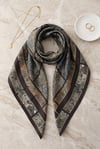 Geometrik Çerçeveli Rayon Eşarp -Koyu Kahverengi