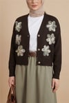 Önü Pul Ve Çiçek Detaylı Düğmeli Triko Hırka  -Kahve-Hırka-109-9748-R15