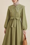 Organze Bebe Yaka Taş Düğmeli Krinkıl Elbise -Yağ Yeşili-Elbise-353-265-R72