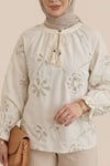 Püskül Detaylı Çiçek Nakışlı Uzun Kollu Bluz -Krem-Bluz-364-6060-R28