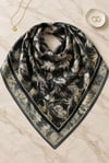 Sakura Çiçeği Desenli Soft Eşarp -Siyah