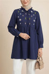 V Yaka Bağlamalı Yakası Fırfırlı Çiçek Nakışlı Poplin Tunik -Laci-Tunik-349-8051-R03