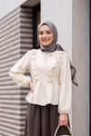 Yakası Bağlamalı Önü Fırfırlı Kolu Lastikli Krinkıl Bluz -Krem