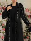 عباية مزدوجة مزينة باللؤلؤ على الياقة والأكمام ورباط على الخصر - أسود-Abaya-118-3010-R01