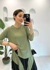 AÇIK YEŞİL ÜÇGEN DESEN ETEKLİ TAKIM