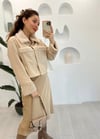 BEJ PELUŞ GARNİLLİ DERİ CEKET 