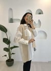 BEJ TERS CEP DETAY ÖNÜ FERMUAR MÜSLİN TUNİK