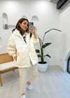 BEYAZ 6151 KAPİTONE MONT