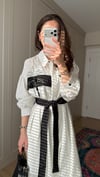 BEYAZ 6736 İŞLEME DETAY ÇİZGİLİ ELBİSE 