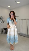 BEYAZ-MAVİ 9107 DESENLİ V YAKA ELBİSE