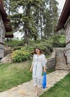 BEYAZ NAKIŞLI ELBİSE