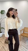 EKRU 4959 YAKASI BÜZGÜLÜ BLUZ 