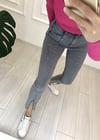 GRİ YIRTMAÇLI KOT PANTOLON 