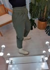 HAKİ ÖNÜ BİYELİ PANTOLON