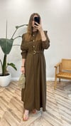 KAHVE 2962 DÜĞME DETAY ELBİSE 