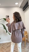 KAHVE 3002 PELERİN DETAY GÖMLEK