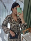KAHVE 3073 ŞİFON LEOPAR ELBİSE