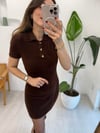 KAHVE 4388 DÜĞME DETAY TRİKO  ELBİSE  