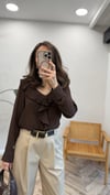 KAHVE 7573 PİLİSE DETAY BLUZ