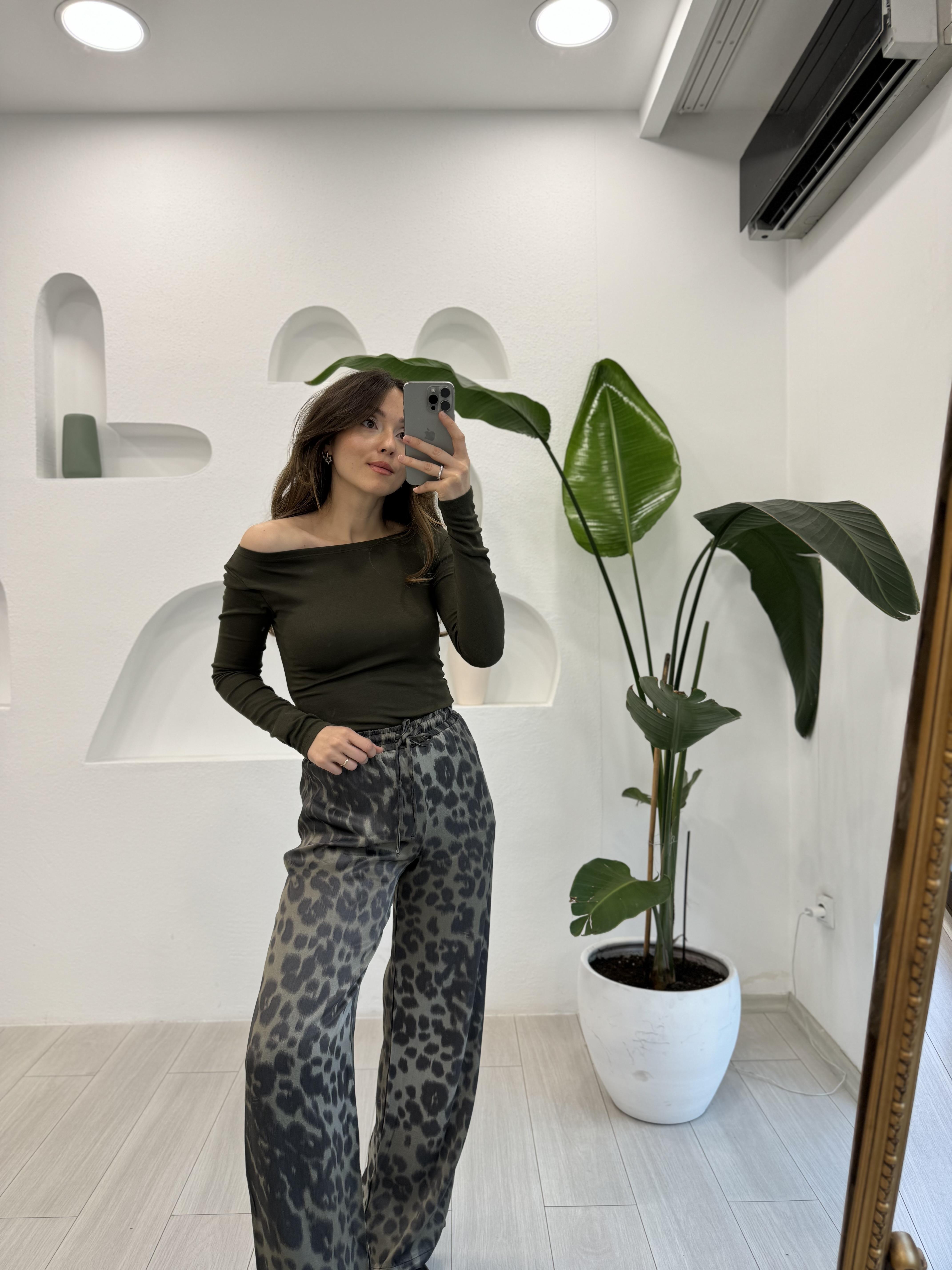 KOYU HAKİ 31332 KAYIK YAKA CROP
