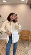 KREM 4825 BROŞLU TENSEL GÖMLEK 