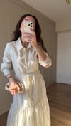 KREM 6732 İNCİ DETAY ELBİSE 