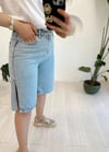 MAVİ 70888 YIRTMAÇLI BERMUDA ŞORT 