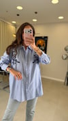 MAVİ-BEYAZ 3474 KONTRAST İŞLEMELİ GÖMLEK