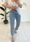 MAVİ KASALI SERPME TAŞLI MOM JEAN
