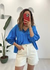 MAVİ V YAKA NAKIŞLI BLUZ