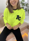 NEON SARI NAKIŞLI KAZAK