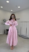 PEMBE 2472 BROŞLU ELBİSE