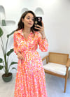 PEMBE DESENLİ ELBİSE 