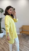 SARI 4345  DÜĞME DETAY GÖMLEK 
