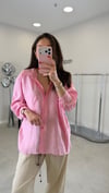 ŞEKER PEMBE 4612 OMZU DÜŞÜK OVERSİZE GÖMLEK  