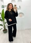 SİYAH-EKRU ÇİZGİ DETAYLI TRİKO TAKIM