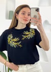 SİYAH NAKIŞLI TSHIRT