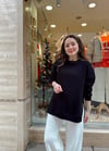 SİYAH YIRTMAÇ DETAY SWEAT 