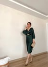 ZÜMRÜT KEMERLİ ELBİSE