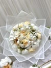 Güneş Zarafeti Mega İsteme Buketi – Gösterişli Söz ve Nişan Çiçeği