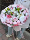 Soft Pembe Krem Tonlu Islak Lilyum ve Şakayık Yapay Çiçek Buketi