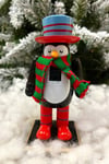 16 Cm Penguen Fındıkkıran Şapka Peluş Atkı Detaylı Kış Temalı Nutcracker Yılbaşı Yeni Yıl Dekoru