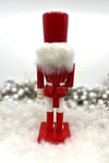 25 Cm Kılıçlı Fındıkkıran Kırmızı Beyaz Renkli Kurşun Asker Nutcracker Yılbaşı Yeni Yıl Dekoru